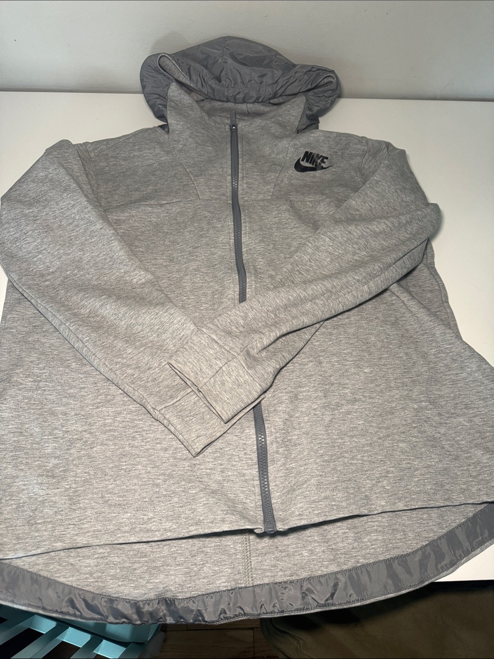 Nike women’s Gray Hooded Full-Zip Sweatshirt XL